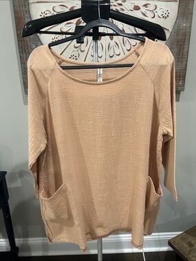 Zenana NWOT Lightweight Beige Pocket Tunic / OVERSIZED Small